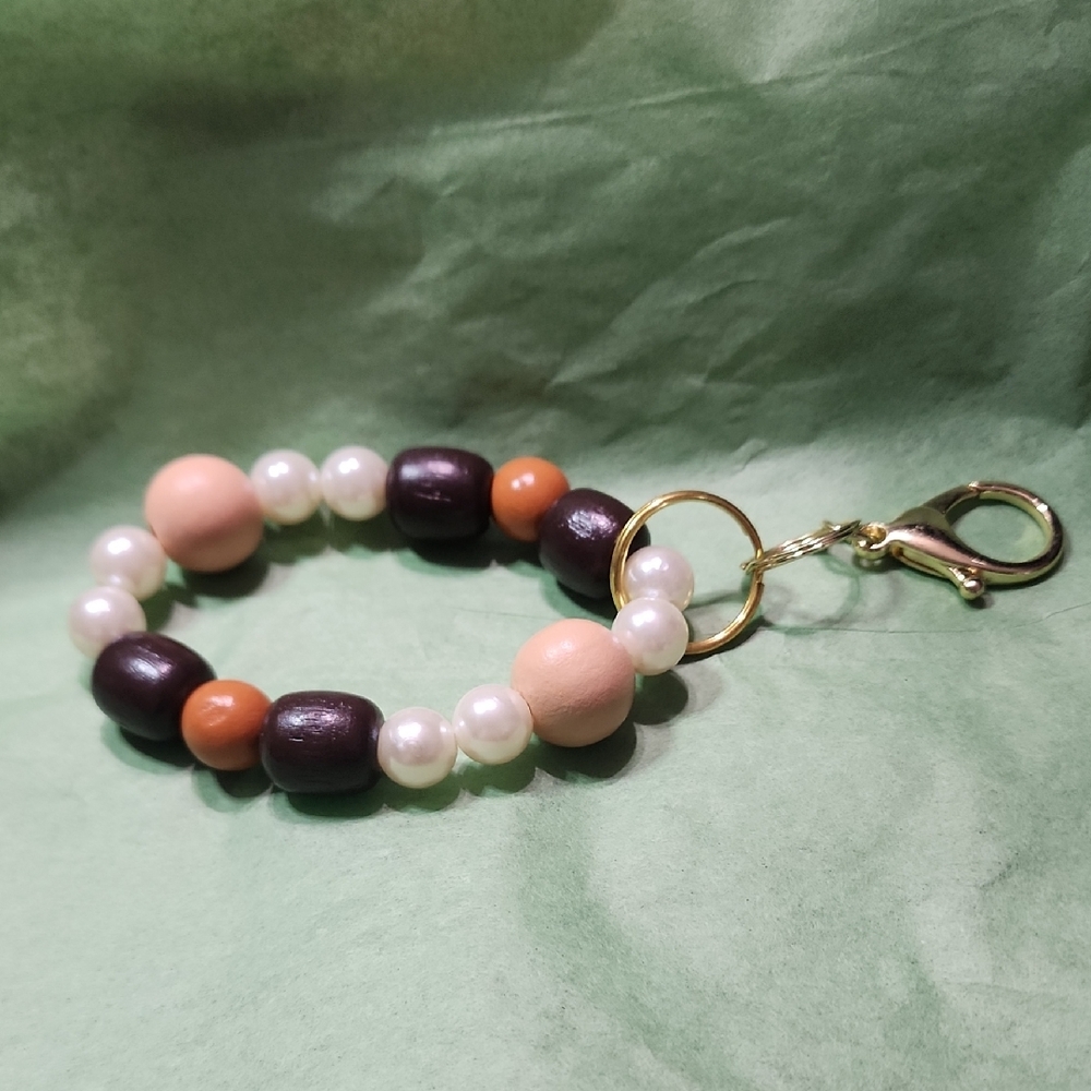 Beaded Keychain Bag Charm Bracelet with Pearl Gold Clasp